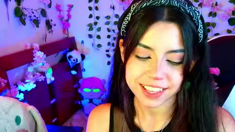 Snapshot of kittyuwu_ chatting on 10-17-25, 07:38 Kittyuwu online show from 10-17-25, 07:38