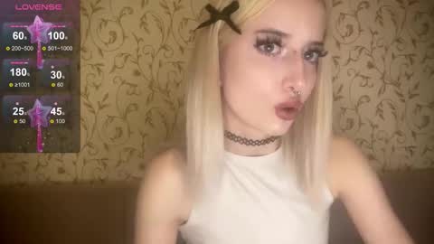 kittywithu online show from 10-21-25, 05:24