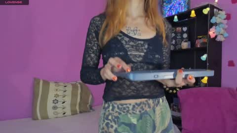 Snapshot of kittyzenn chatting on 01-07-25, 01:35 Kitty Zen online show from 01-07-25, 01:35