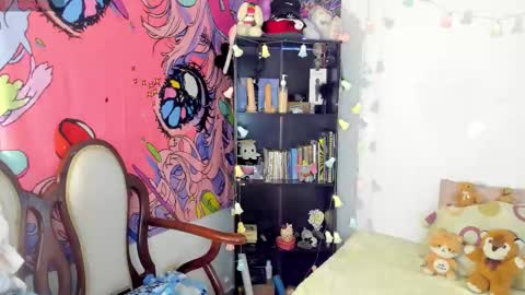 Snapshot of kittyzenn chatting on 10-13-25, 07:14 Kitty Zen online show from 10-13-25, 07:14