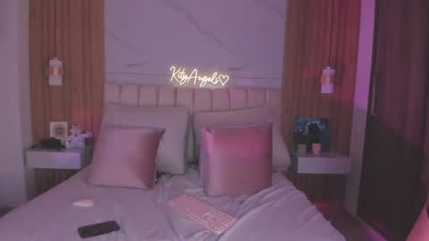 Snapshot of kity_angelss chatting on 07-02-26, 03:23 Angel Independent Model online show from 07-02-26, 03:23
