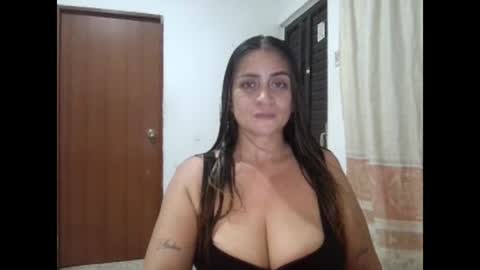 Snapshot of kitybigboobsx chatting on 03-05-25, 04:56 kity boobsx online show from 03-05-25, 04:56
