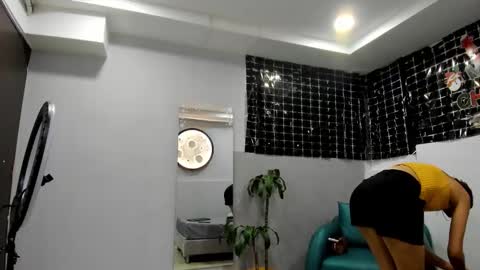 klariz09 online show from 12-15-25, 07:40