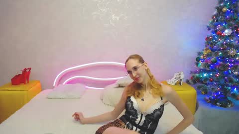 Snapshot of klaryevans chatting on 12-27-24, 12:56 Klary online show from 12-27-24, 12:56