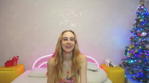 Snapshot of klaryevans chatting on 12-30-24, 12:42 Klary online show from 12-30-24, 12:42