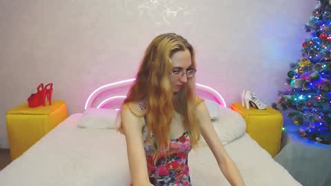 Snapshot of klaryevans chatting on 12-30-24, 04:19 Klary online show from 12-30-24, 04:19