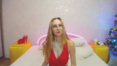 Snapshot of klaryevans chatting on 01-05-25, 12:31 Klary online show from 01-05-25, 12:31