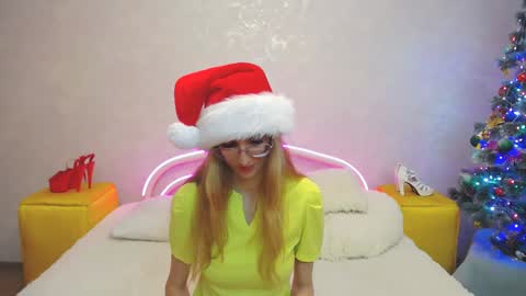 Snapshot of klaryevans chatting on 01-07-25, 04:16 Klary online show from 01-07-25, 04:16