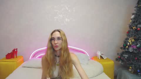 Snapshot of klaryevans chatting on 01-19-25, 03:32 Klary online show from 01-19-25, 03:32