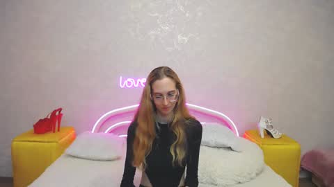 Snapshot of klaryevans chatting on 01-22-25, 02:35 Klary online show from 01-22-25, 02:35