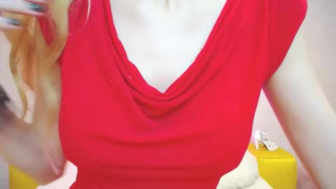 Snapshot of klaryevans chatting on 02-14-25, 02:54 Klary online show from 02-14-25, 02:54