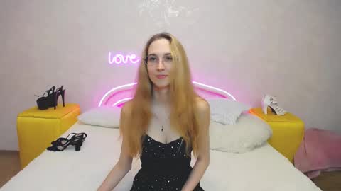 Snapshot of klaryevans chatting on 02-23-25, 06:34 Klary online show from 02-23-25, 06:34