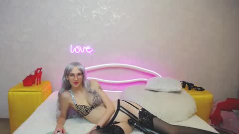 Snapshot of klaryevans chatting on 02-26-25, 04:14 Klary online show from 02-26-25, 04:14