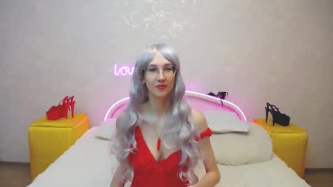 Snapshot of klaryevans chatting on 03-01-25, 09:40 Klary online show from 03-01-25, 09:40