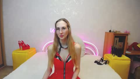 Snapshot of klaryevans chatting on 03-08-25, 05:11 Klary online show from 03-08-25, 05:11