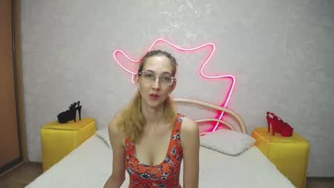 Snapshot of klaryevans chatting on 09-20-25, 04:46 Klary online show from 09-20-25, 04:46