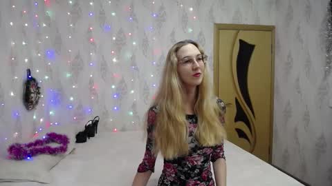 Snapshot of klaryevans chatting on 01-09-26, 11:02 Klary online show from 01-09-26, 11:02