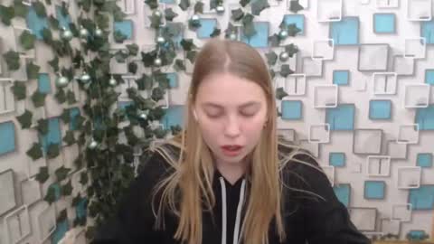 Snapshot of klerkarina chatting on 01-06-25, 08:24 klerkarina online show from 01-06-25, 08:24