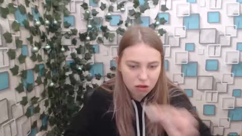 Snapshot of klerkarina chatting on 01-09-25, 05:44 klerkarina online show from 01-09-25, 05:44