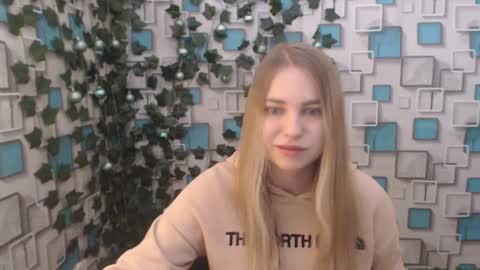 Snapshot of klerkarina chatting on 01-18-25, 06:03 klerkarina online show from 01-18-25, 06:03