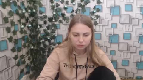 Snapshot of klerkarina chatting on 01-21-25, 09:57 klerkarina online show from 01-21-25, 09:57