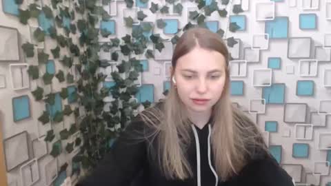 Snapshot of klerkarina chatting on 02-18-25, 06:15 klerkarina online show from 02-18-25, 06:15