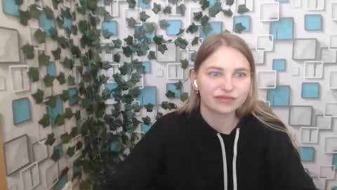 Snapshot of klerkarina chatting on 02-18-25, 09:21 klerkarina online show from 02-18-25, 09:21