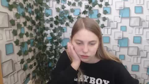 Snapshot of klerkarina chatting on 02-19-25, 09:28 klerkarina online show from 02-19-25, 09:28