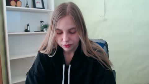 Snapshot of klerkarina chatting on 02-20-25, 08:50 klerkarina online show from 02-20-25, 08:50