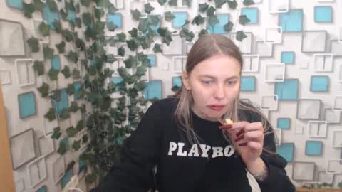 Snapshot of klerkarina chatting on 03-03-25, 09:33 klerkarina online show from 03-03-25, 09:33