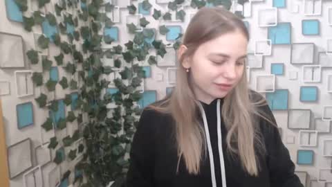Snapshot of klerkarina chatting on 03-04-25, 07:30 klerkarina online show from 03-04-25, 07:30