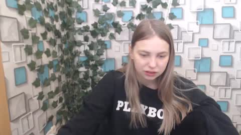 Snapshot of klerkarina chatting on 03-05-25, 05:40 klerkarina online show from 03-05-25, 05:40