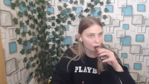 Snapshot of klerkarina chatting on 03-05-25, 08:43 klerkarina online show from 03-05-25, 08:43