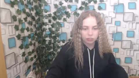 Snapshot of klerkarina chatting on 03-06-25, 05:46 klerkarina online show from 03-06-25, 05:46
