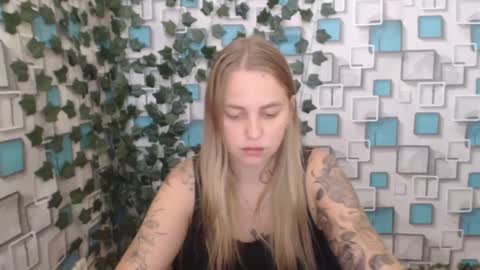 Snapshot of klerkarina chatting on 09-24-25, 05:44 klerkarina online show from 09-24-25, 05:44
