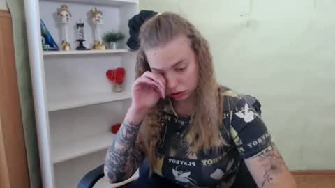 Snapshot of klerkarina chatting on 09-26-25, 05:22 klerkarina online show from 09-26-25, 05:22