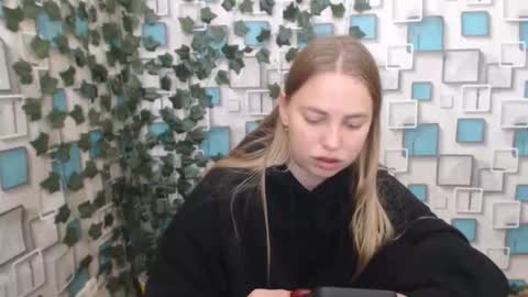 Snapshot of klerkarina chatting on 10-03-25, 05:59 klerkarina online show from 10-03-25, 05:59