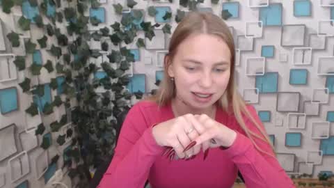 Snapshot of klerkarina chatting on 10-05-25, 05:06 klerkarina online show from 10-05-25, 05:06