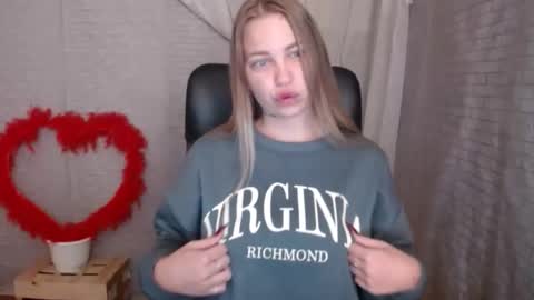 Snapshot of klerkarina chatting on 10-07-25, 05:37 klerkarina online show from 10-07-25, 05:37