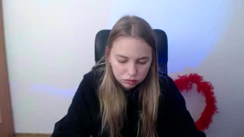 Snapshot of klerkarina chatting on 10-23-25, 04:45 klerkarina online show from 10-23-25, 04:45