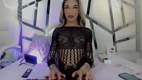 Snapshot of kloe_hh chatting on 02-23-26, 03:04 Kloe online show from 02-23-26, 03:04