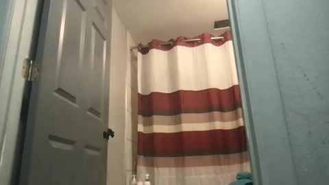 Snapshot of kmarie1196 chatting on 06-10-26, 06:23 kmarie1196 online show from 06-10-26, 06:23