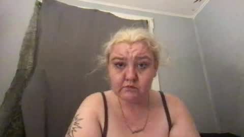 Snapshot of kmarie1196 chatting on 08-08-26, 03:08 kmarie1196 online show from 08-08-26, 03:08