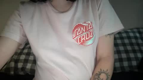 Snapshot of knextdoor chatting on 09-11-25, 02:39 knextdoor online show from 09-11-25, 02:39