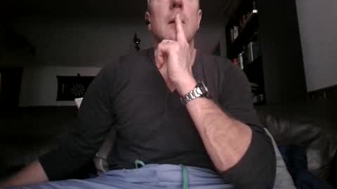 Knight3975 online show from 04-10-26, 09:47