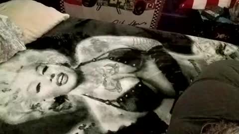 Snapshot of knock2wice1975 chatting on 01-12-25, 08:14 knock2wice1975 online show from 01-12-25, 08:14