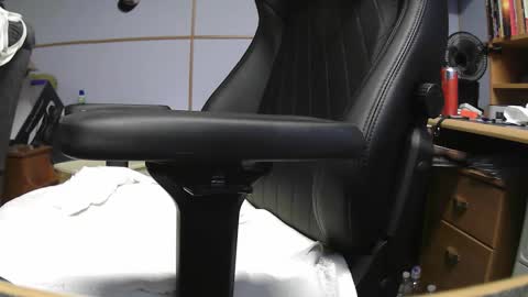 Snapshot of kodiak1974 chatting on 10-23-25, 10:30 Kodiak1974 online show from 10-23-25, 10:30