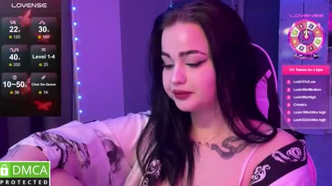 Mia online show from 01-11-25, 05:51