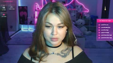 Mia online show from 11-07-25, 05:13