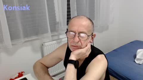 Komsiak online show from 01-10-26, 04:53